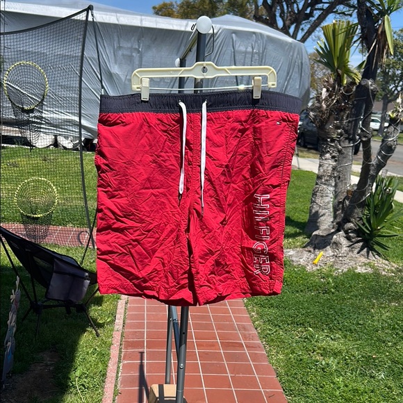 Tommy Hilfiger Men's Red Swim Shorts - Picture 1 of 2